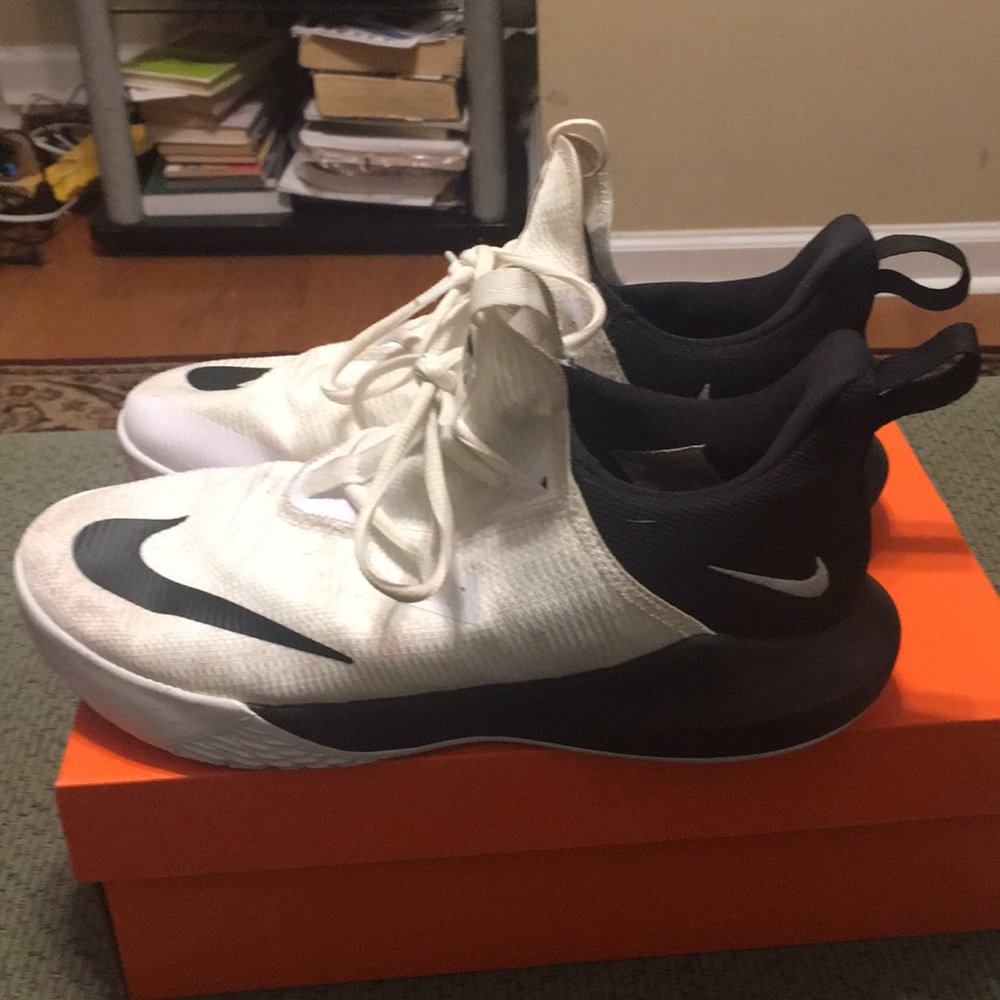 NIKE Basketball sneakers